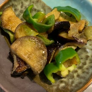 野菜だけで！ナスとピーマンの酢醤油炒め♪